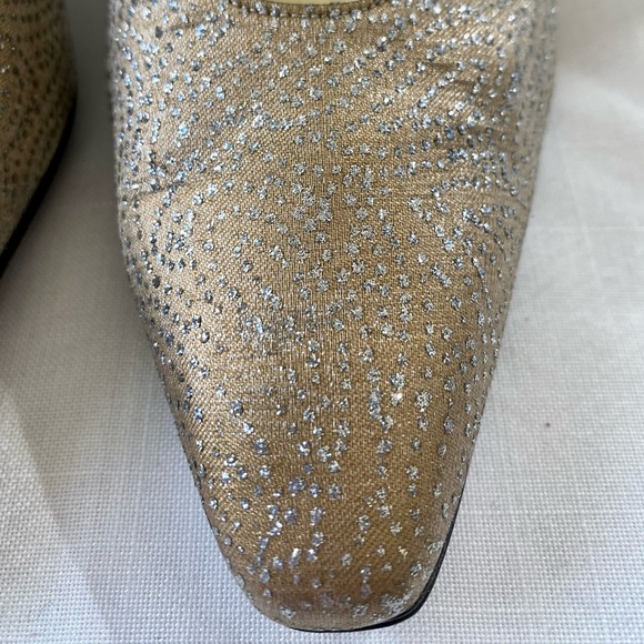 STUART WEITZMAN GOLD & SILVER HEELS - Picture 12 of 15